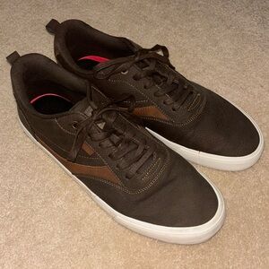 Brown Levi’s men’s casual sneaker